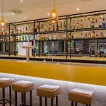 Spark By Hilton Centre فندق 4*