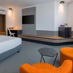 فندق Spark By Hilton Centre 4*