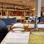 Spark By Hilton Centre فندق