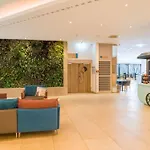 فندق Spark By Hilton Centre