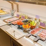 Spark By Hilton Centre Hotel 4*