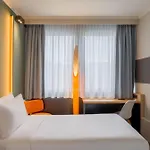 Spark By Hilton Centre فندق 4*
