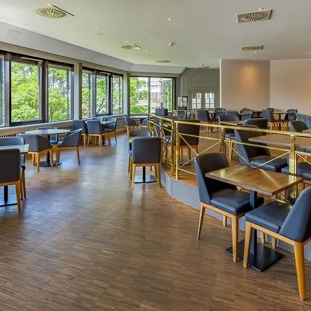 Spark By Hilton Centre 4* 伍珀塔尔