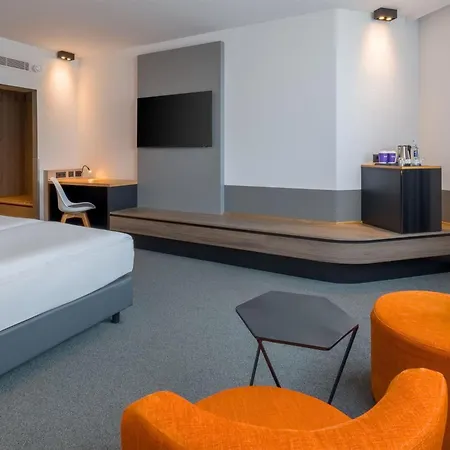 Hotel Spark By Hilton Centre 4*