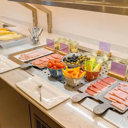 Spark By Hilton Centre 酒店 4*
