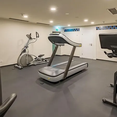 Spark By Hilton Centre Hotel 4*