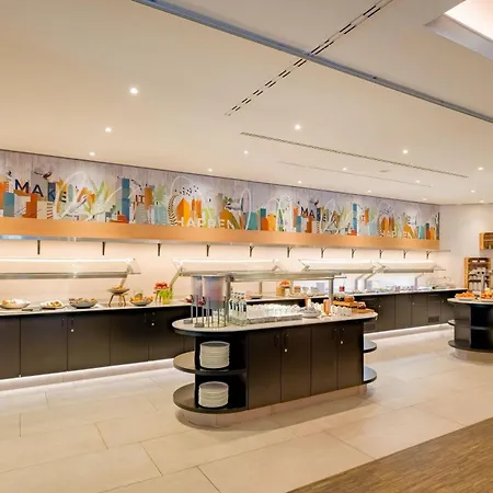 酒店 Spark By Hilton Centre 4*