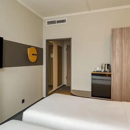 Hotel Spark By Hilton Centre 4*