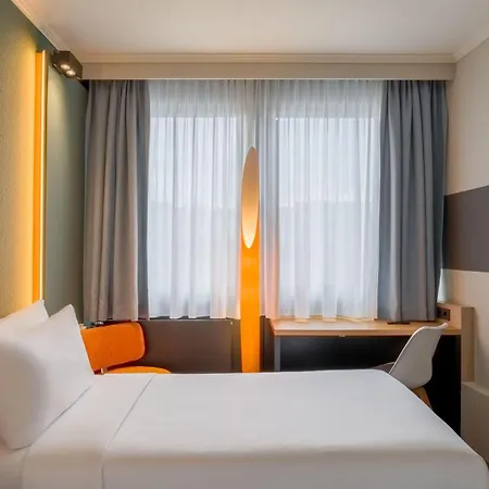 Spark By Hilton Centre 酒店 4*