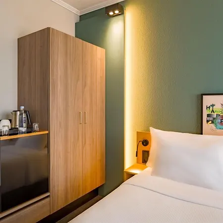 Spark By Hilton Centre 4* 伍珀塔尔