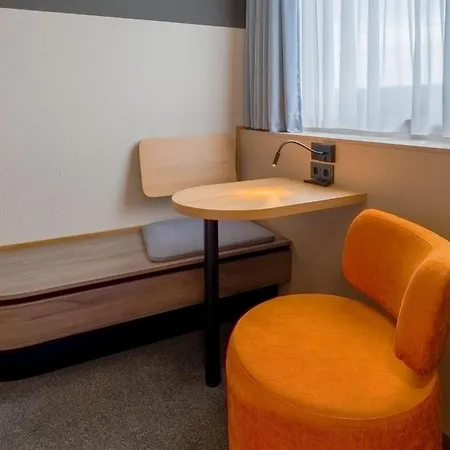 酒店 Spark By Hilton Centre 4*