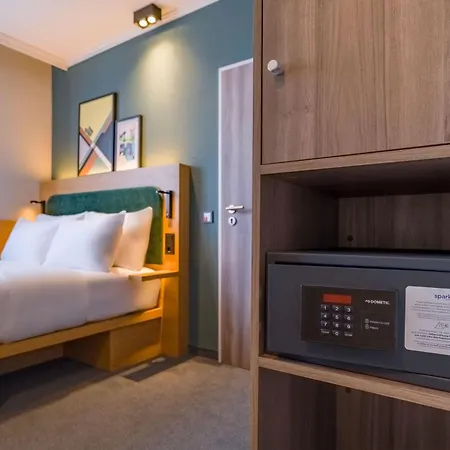 酒店 Spark By Hilton Centre 4*