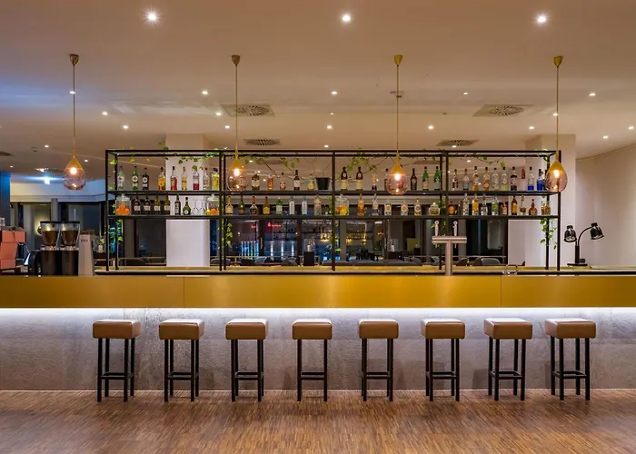 酒店 Spark By Hilton Centre 4*