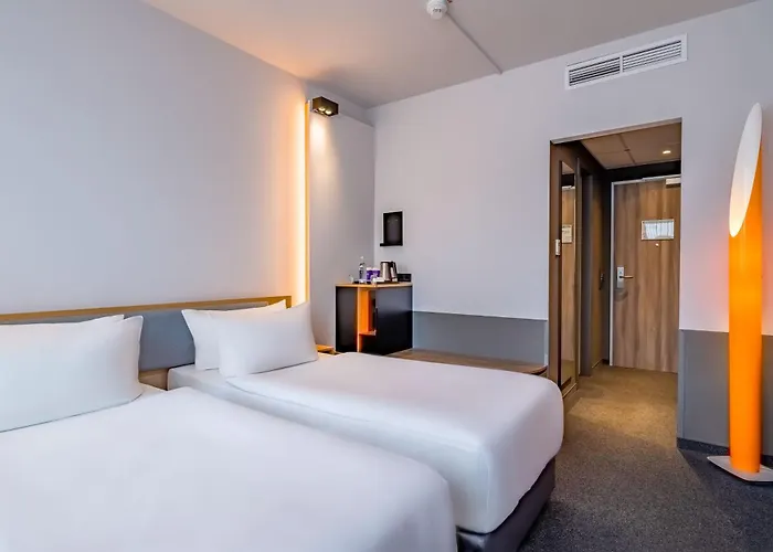 Spark By Hilton Centre 4*