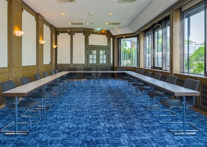 Spark By Hilton Centre