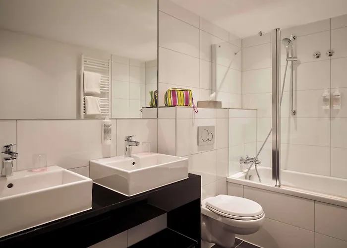 Spark By Hilton Centre