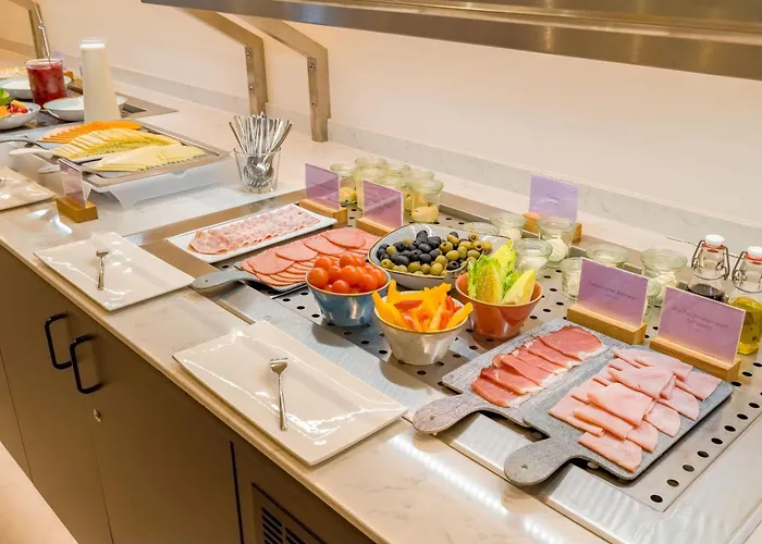 Spark By Hilton Centre Hotel 4*