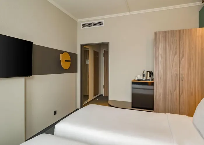 Hotel Spark By Hilton Centre 4*