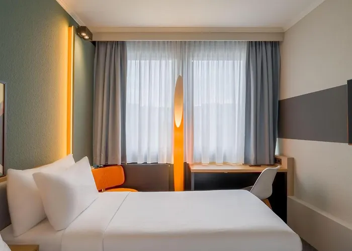 Spark By Hilton Centre Hotel 4*