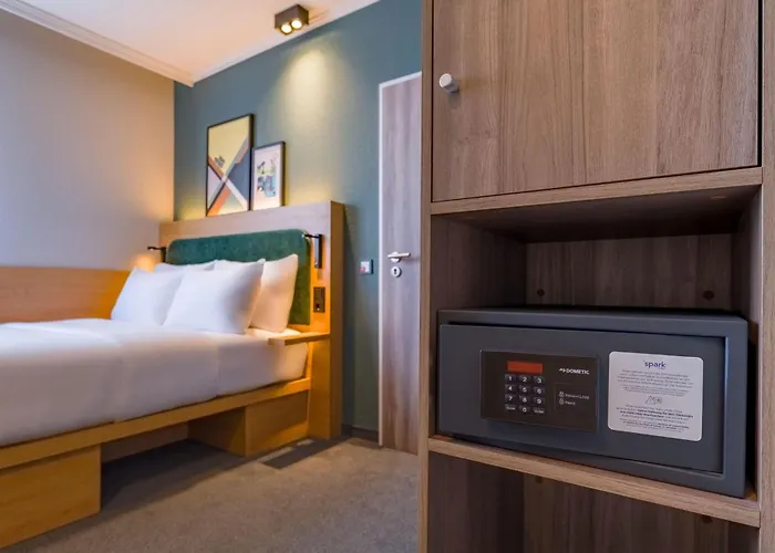 Hotel Spark By Hilton Centre 4*